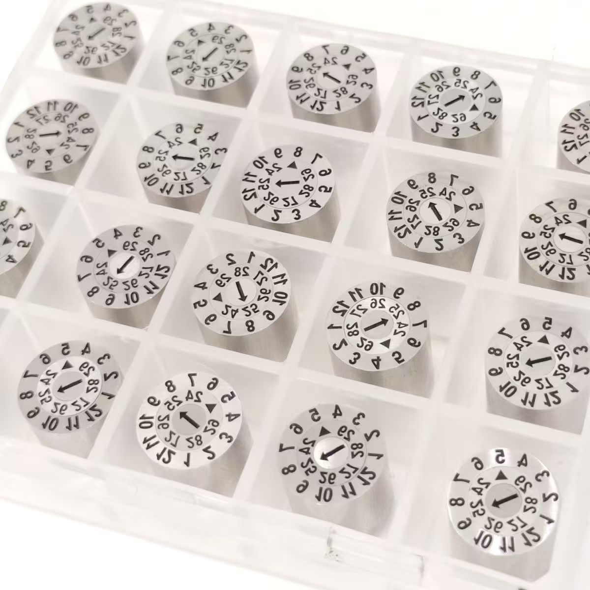 mold date inserts month