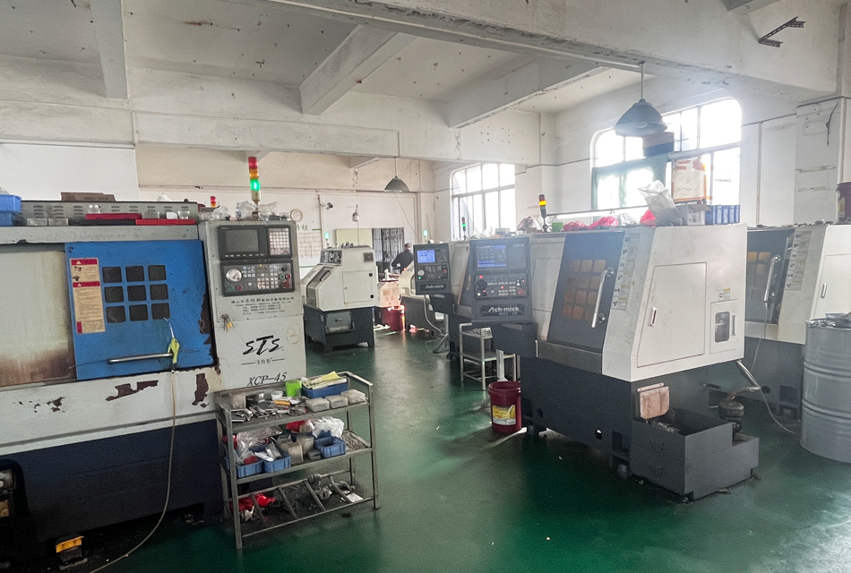 Parting Lock machining center