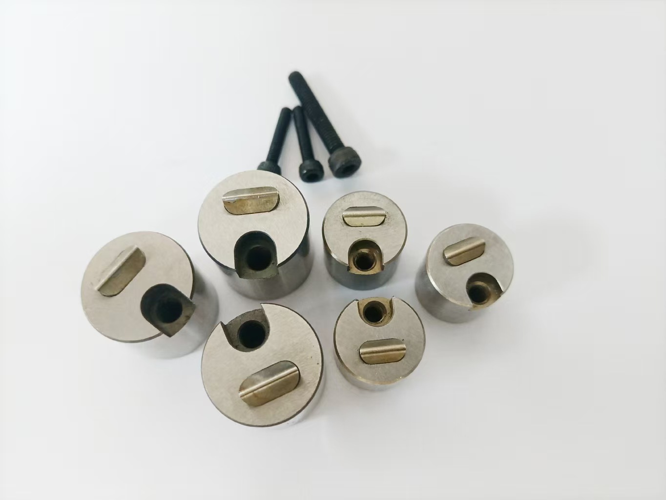 mold date inserts date